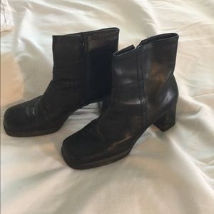 London Fog ankle boots black